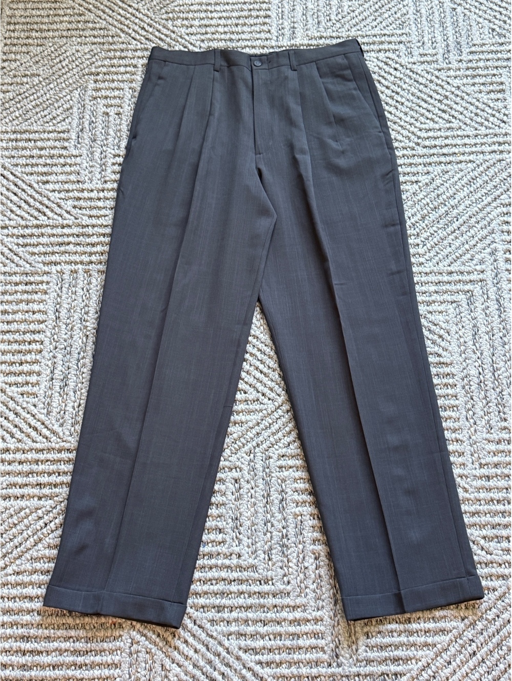 Claiborne Men's Stretch Herringbone Dress Pants 34x32 Charcoal Gray Wrinkle Free